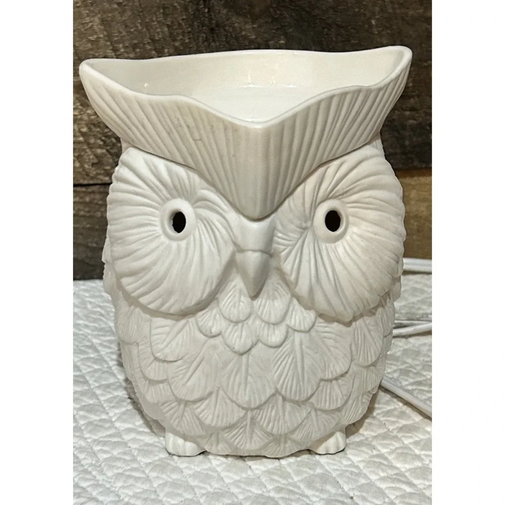 Scentsy whoot white